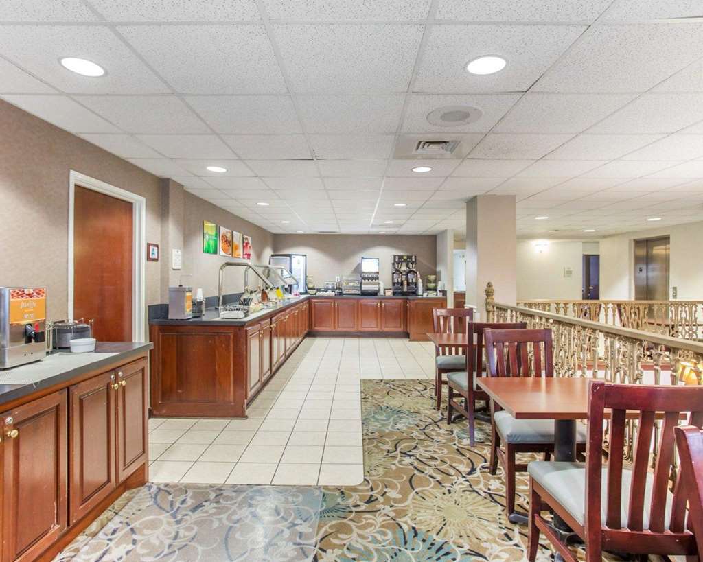 Comfort Inn & Suites Patriots Point Mount Pleasant Restoran gambar