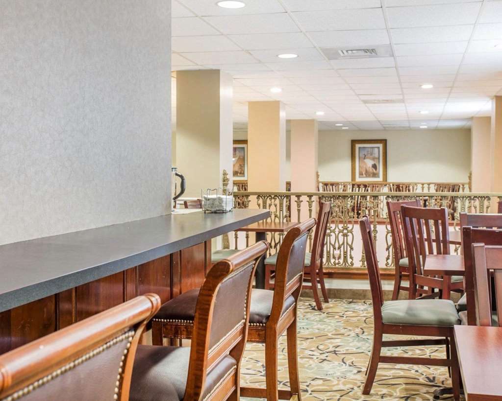 Comfort Inn & Suites Patriots Point Mount Pleasant Restoran gambar